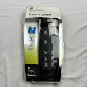 764401 STAPLES Surge Protector Office Outlets Usb Cord